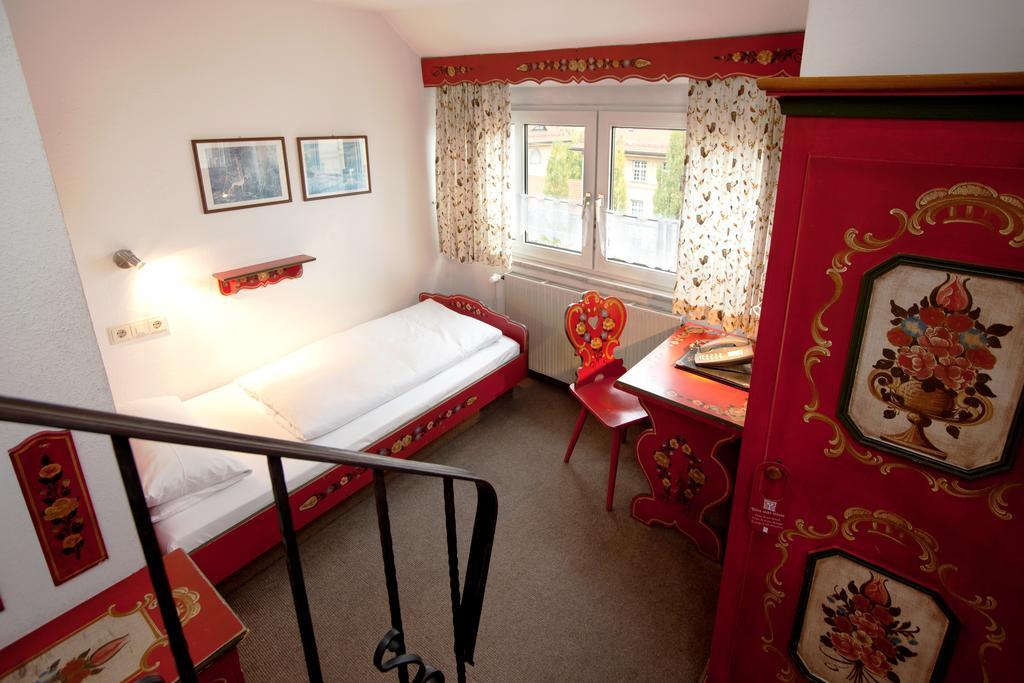 Hotel Hahn Мюнхен Екстериор снимка