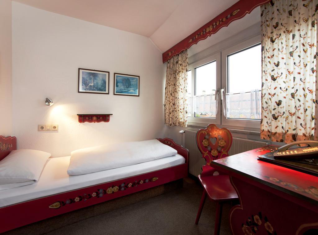 Hotel Hahn Мюнхен Екстериор снимка